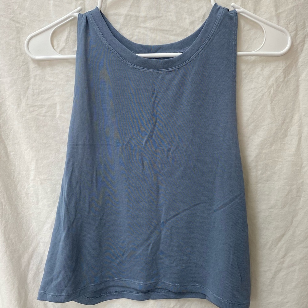 Gilly Hicks Go workout tank NWT